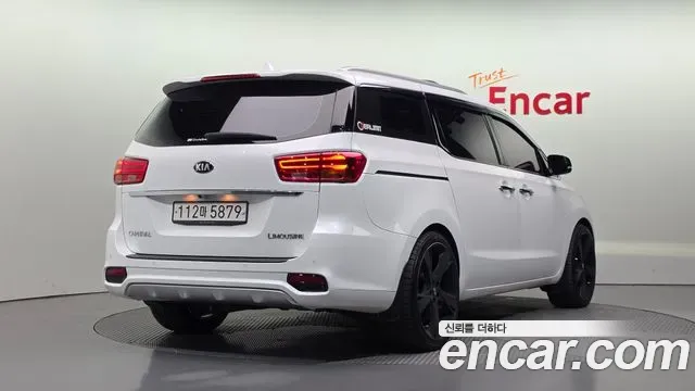 Kia Carnival 7-Seater Limousine President 2020 — фото 2