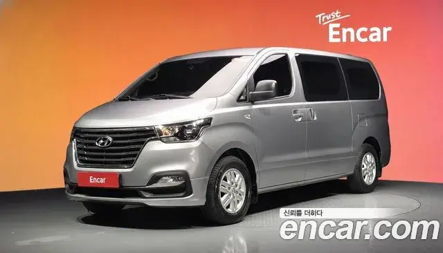 Hyundai Starex Van 3-Seater Smart 2020