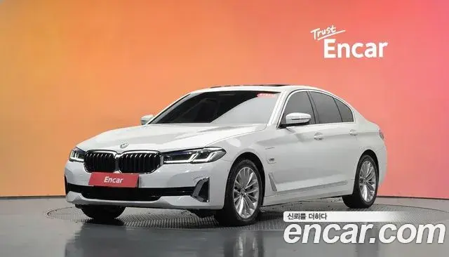BMW 5-Series 530e Luxury 2021