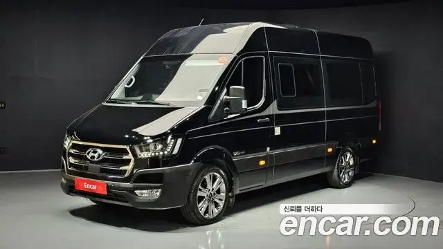 Hyundai Solati 15-seater Luxury 2025