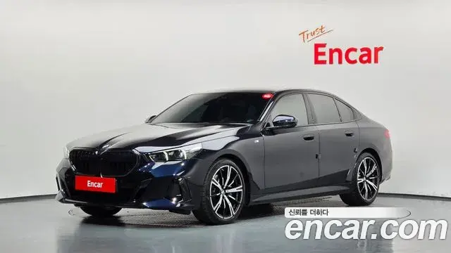 BMW 5-Series 530e xDrive M Sport 2025