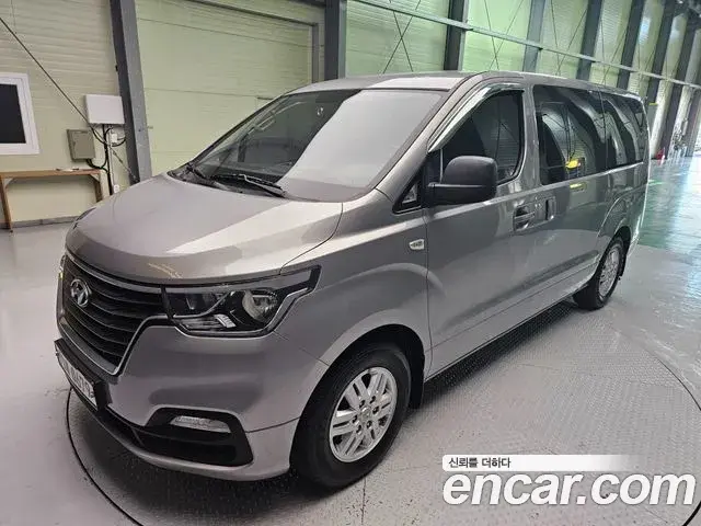 Hyundai Starex Van 5-Seater Smart 2019