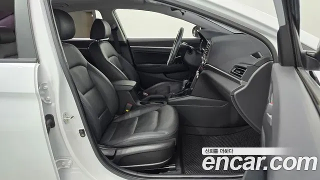 Hyundai AVANTE 1.6 Style 2019 — фото 11