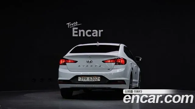 Hyundai AVANTE 1.6 Style 2019 — фото 4