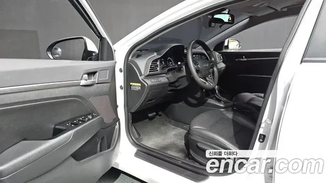 Hyundai AVANTE 1.6 Style 2019 — фото 10