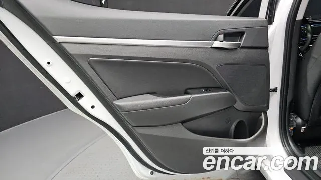 Hyundai AVANTE 1.6 Style 2019 — фото 25