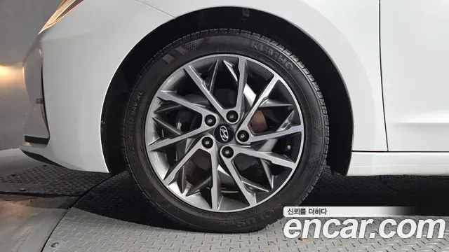 Hyundai AVANTE 1.6 Style 2019 — фото 5