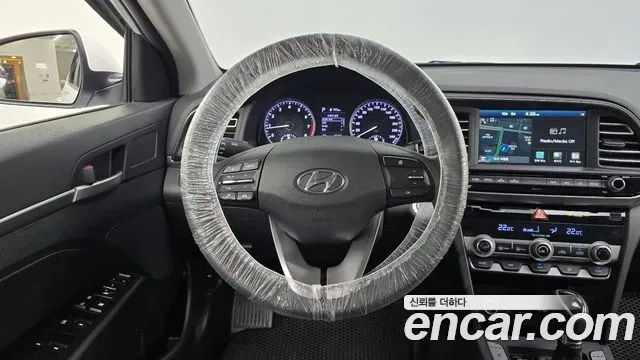 Hyundai AVANTE 1.6 Style 2019 — фото 13