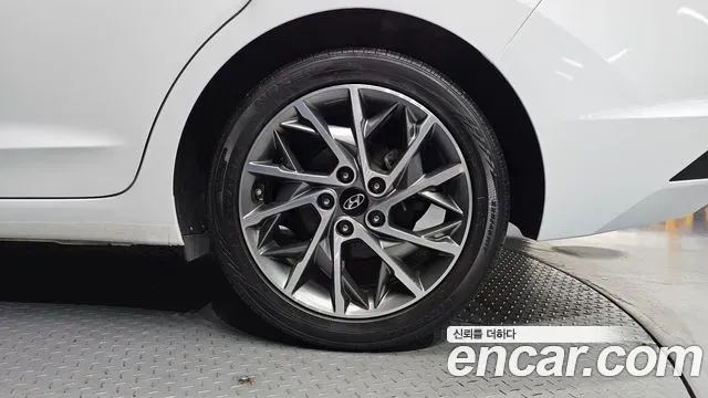 Hyundai AVANTE 1.6 Style 2019 — фото 21