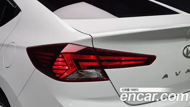 Hyundai AVANTE 1.6 Style 2019 — фото 23