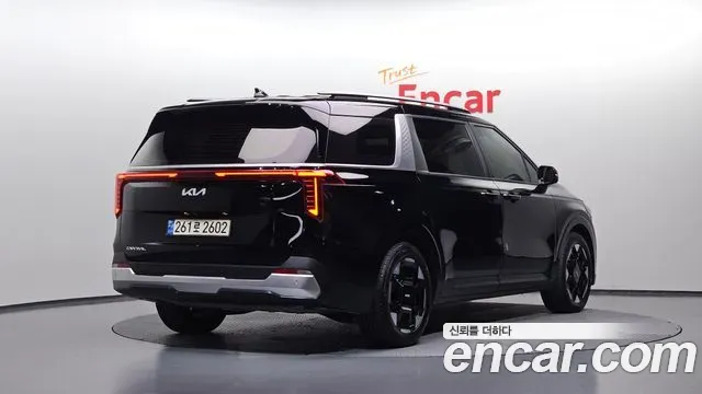 Kia Carnival Diesel 9-Seater Prestige 2024 — фото 2