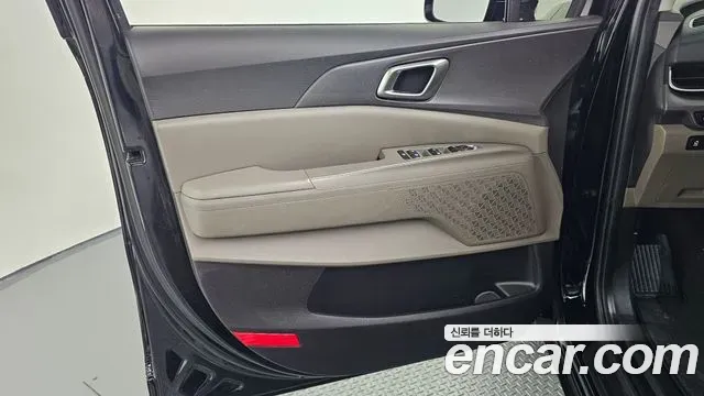 Kia Carnival Diesel 9-Seater Prestige 2024 — фото 24