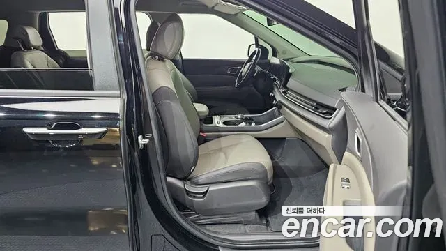 Kia Carnival Diesel 9-Seater Prestige 2024 — фото 26