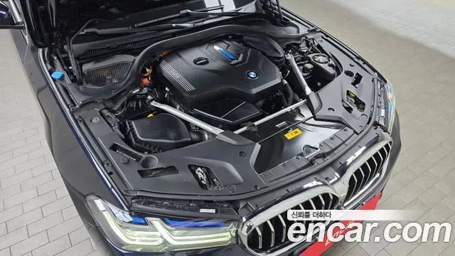 BMW 5-Series 530e M Sport 2021 — фото 6