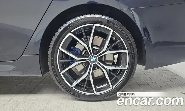 BMW 5-Series 530e M Sport 2021 — фото 21