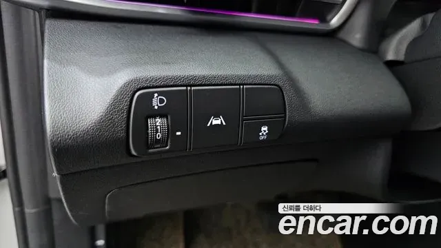 Hyundai AVANTE 1.6 Inspiration 2020 — фото 20