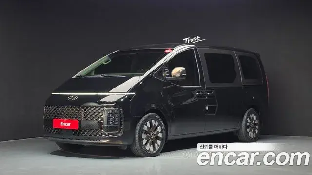 Hyundai Staria 4WD Lounge 9-Seater Prestige 2022