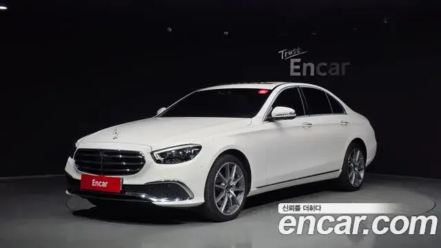 Mercedes-Benz E-Class E300e 4MATIC Exclusive 2022