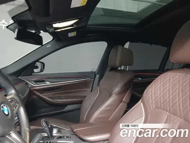 BMW 5-Series 530i M Sport Package Plus 2019 — фото 7