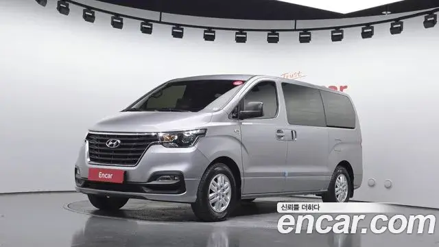 Hyundai Starex Van 3-Seater Smart 2020