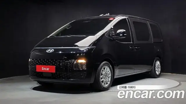 Hyundai Staria Tourer 11-Seater Modern 2025