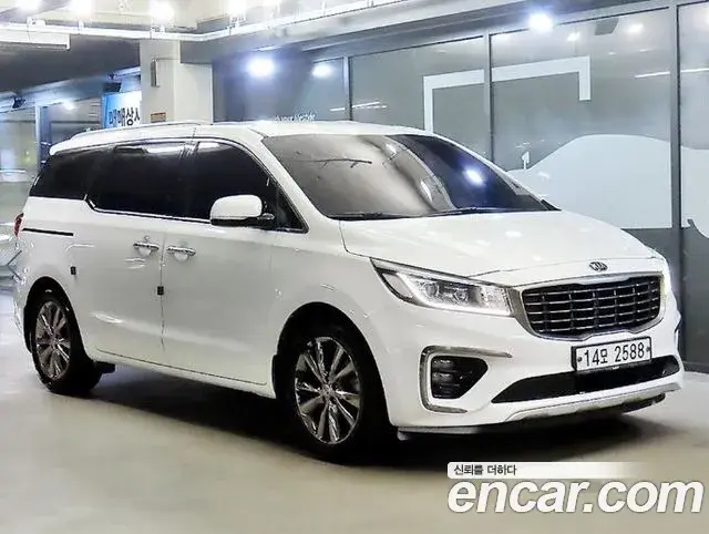 Kia Carnival 9-Seater Noblesse 2019
