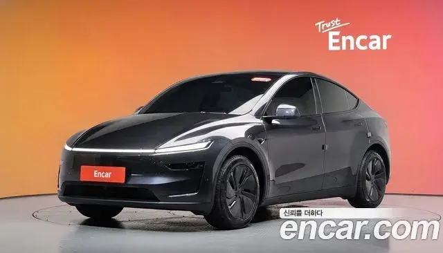 Tesla Model Y RWD 2025