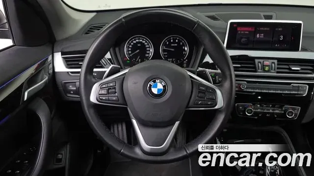 BMW X1 xDrive 20i xLine 2022 — фото 13