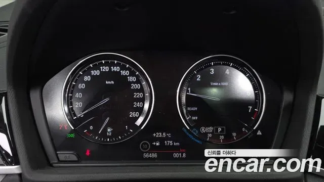 BMW X1 xDrive 20i xLine 2022 — фото 8