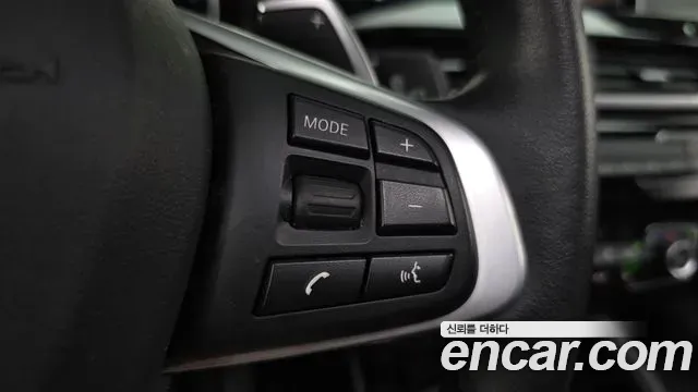 BMW X1 xDrive 20i xLine 2022 — фото 31