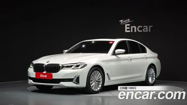 BMW 5-Series 530e Luxury 2021