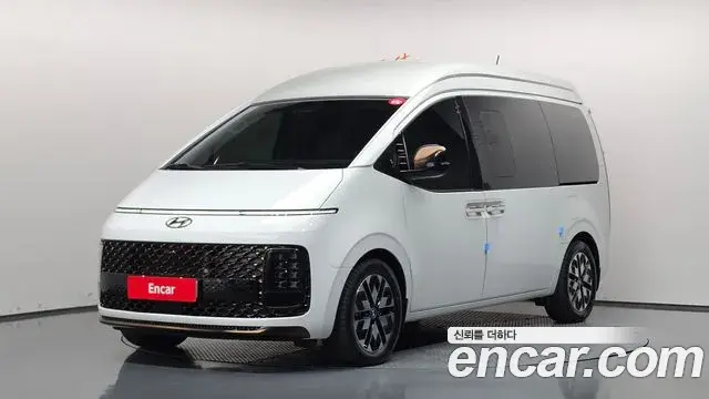 Hyundai Staria 4WD Lounge 7-Seater Limousine 2022