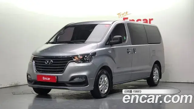 Hyundai Starex Van 3-Seater Smart 2019