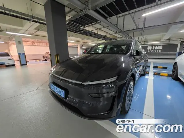 Tesla Model Y L Long Range AWD 2026