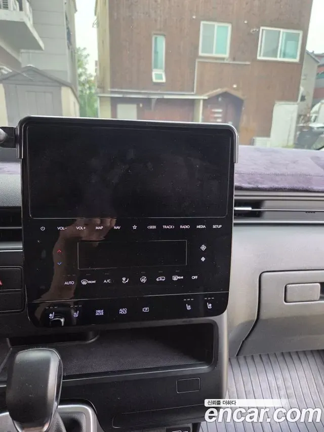 Hyundai Staria Cargo 3-Seater Modern 2023 — фото 3