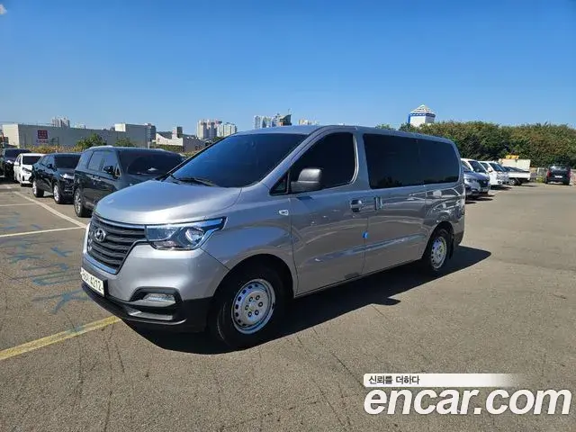 Hyundai Starex Van 3-Seater Style 2020
