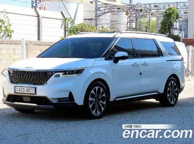 Kia Carnival Gasoline 7-Seater Signature 2023