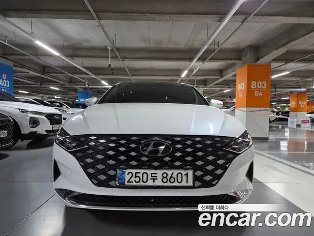 Hyundai Grandeur Premium 2021