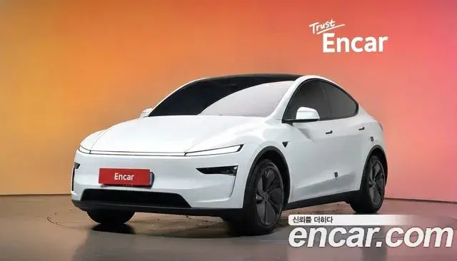Tesla Model Y RWD 2025