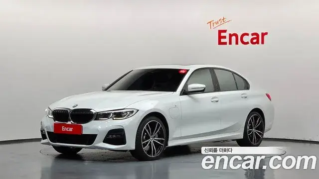 BMW 3-Series 330e M Sport 2020