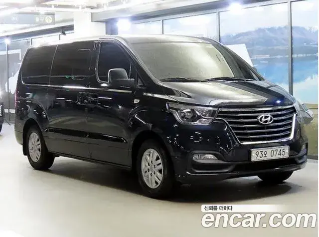 Hyundai Starex Van 5-Seater Smart 2019