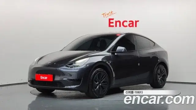 Tesla Model Y RWD 2025
