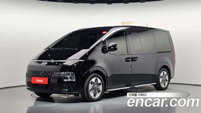 Hyundai Staria HEV 1.6T Tourer 11-Seater Modern 2025