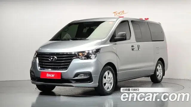 Hyundai Starex Wagon 11-Seater Modern 2020