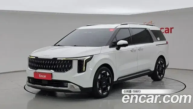 Kia Carnival Gasoline 9-Seater Signature 2024