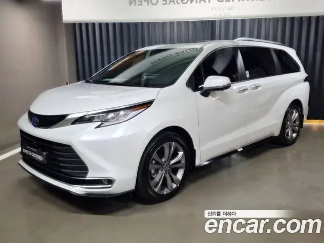 Toyota Sienna 2.5 Hybrid 2WD 2025