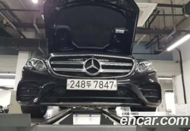 Mercedes-Benz E-Class E300 4MATIC AMG Line 2019