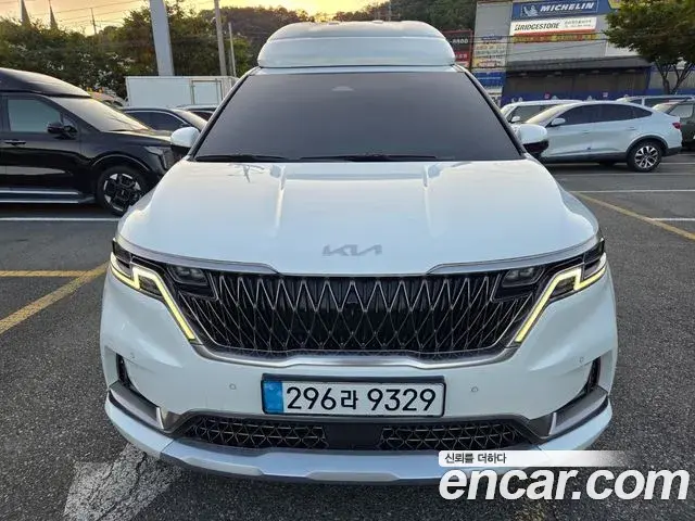 Kia Carnival Gasoline 9-Seater Signature 2023
