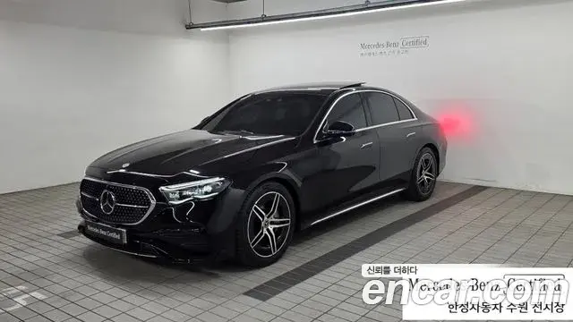 Mercedes-Benz E-Class E300 4MATIC AMG Line 2025