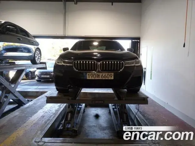 BMW 5-Series 530e M Sport 2022